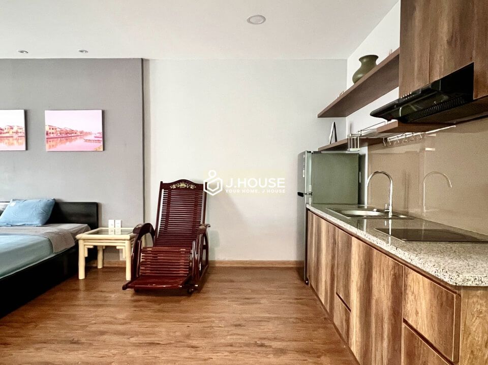 Fully furnished apartment next to the canal at Hoang Sa Street, District 1, HCMC-10