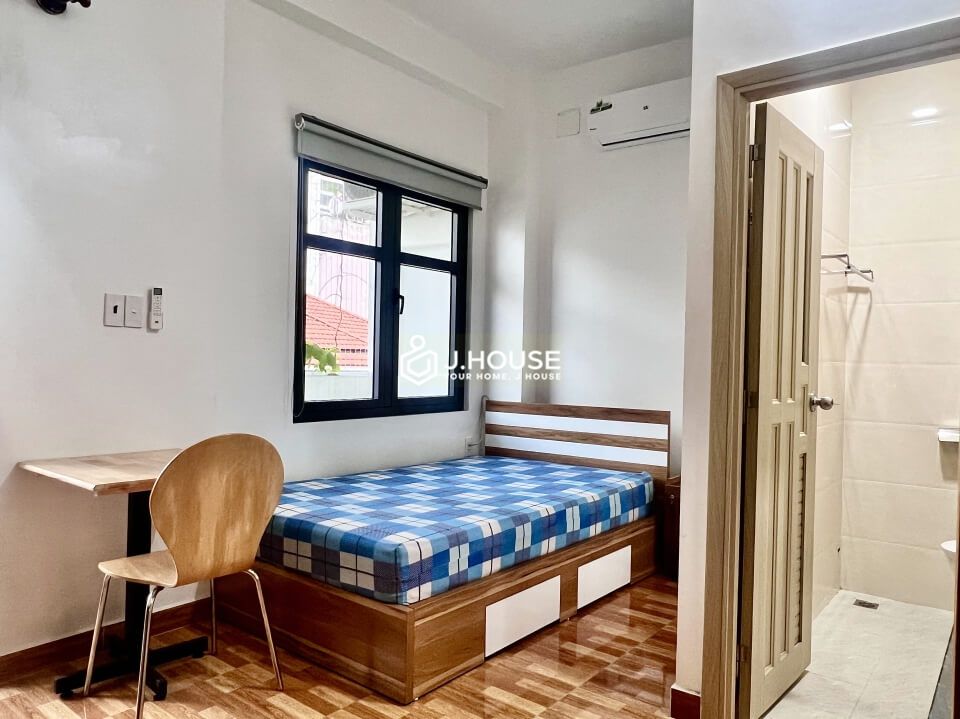 Fully furnished apartment with balcony in Thao Dien, District 2, HCMC-2