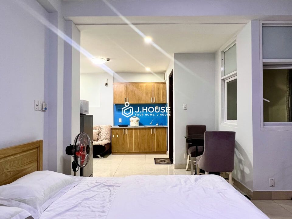 Fully furnished serviced apartment on Nguyen Trai street, District 1, HCMC-5