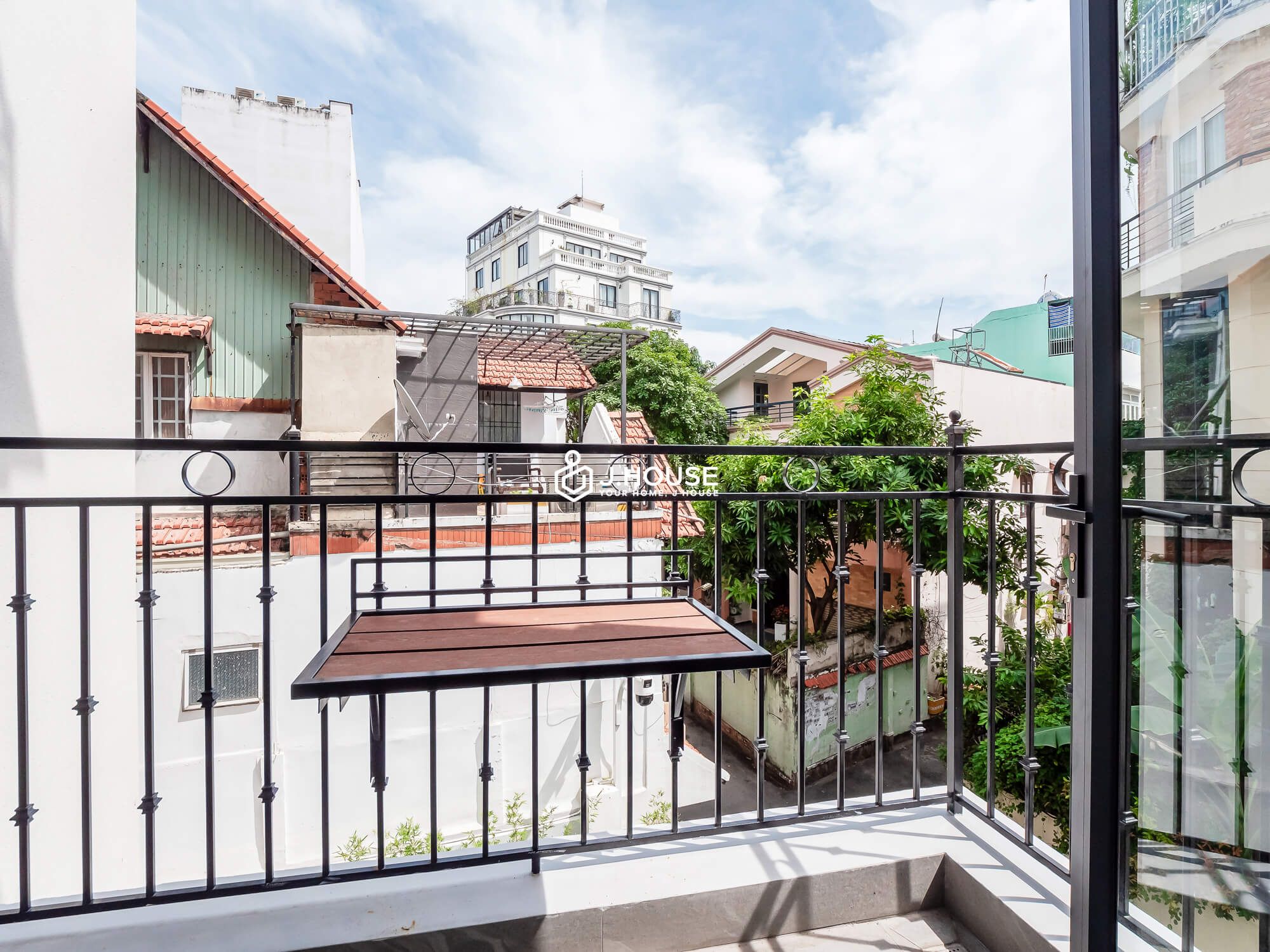 Luxury serviced apartment on Nguyen Cuu Van street, Binh Thanh District, HCMC-1