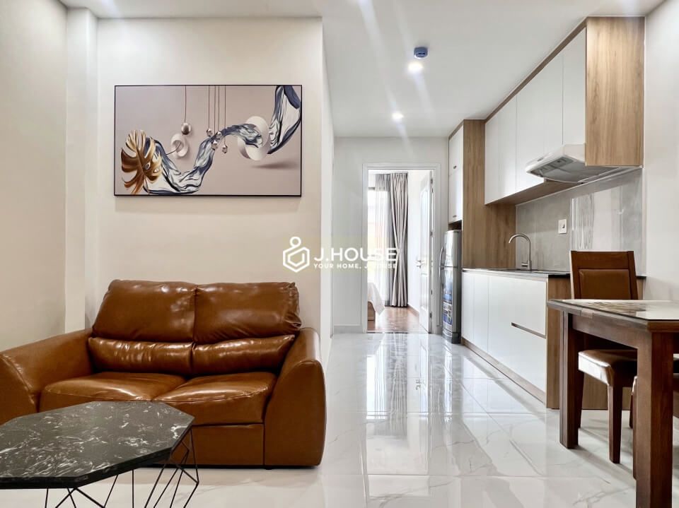 Spacious 1-bedroom apartment has a balcony in District 2