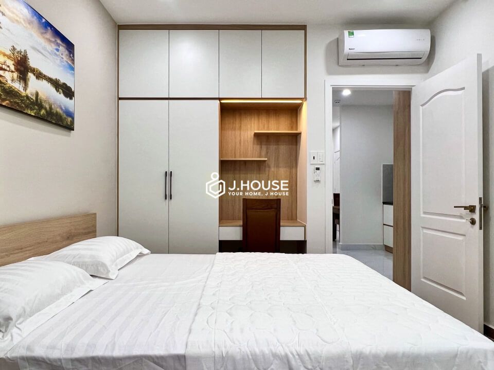 Modern 1 bedroom apartment on Nguyen Van Huong Street, District 2, HCMC-10