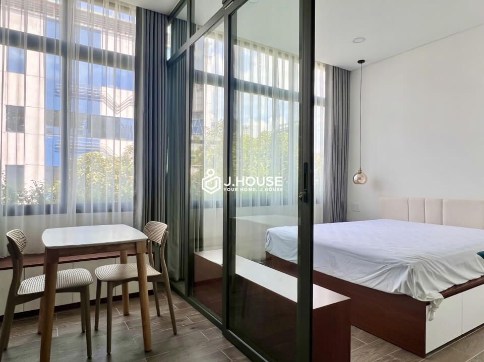 Modern fully furnished serviced apartment on Ly Van Phuc street, District 1, HCMC-1