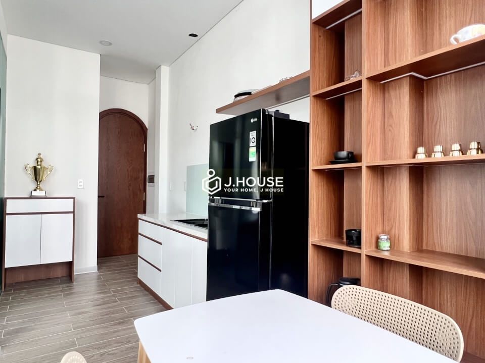 Modern fully furnished serviced apartment on Ly Van Phuc street, District 1, HCMC-3