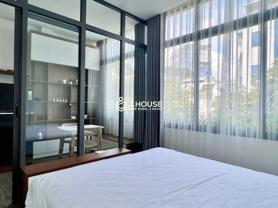 Modern fully furnished serviced apartment on Ly Van Phuc street, District 1, HCMC-8