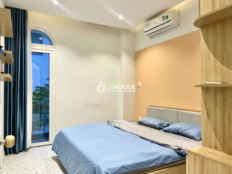 Modern serviced apartment on Le Van Sy street, District 3, HCMC-6