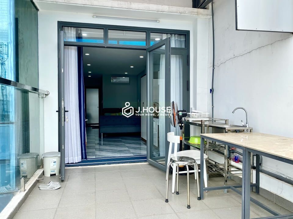 Rooftop fully furnished apartment with huge balcony in Tan Binh District-3