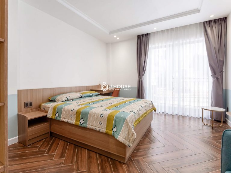 Serviced apartment with balcony on Nguyen Cuu Van street, Binh Thanh District, HCMC