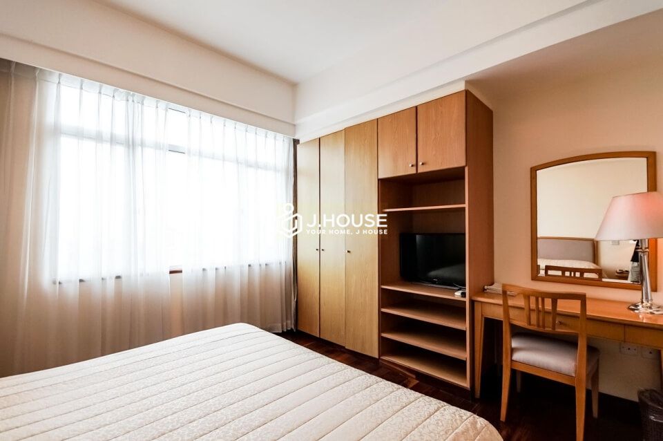 Spacious 3-bedroom serviced apartment at Indochine Park Tower in District 3, HCMC-13
