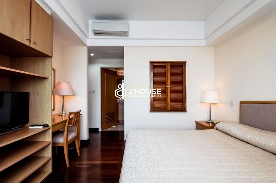 Spacious 3-bedroom serviced apartment at Indochine Park Tower in District 3, HCMC-15
