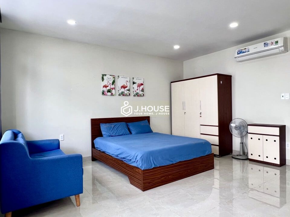 Spacious apartment with long balcony near the airport in Tan Binh District, HCMC-0