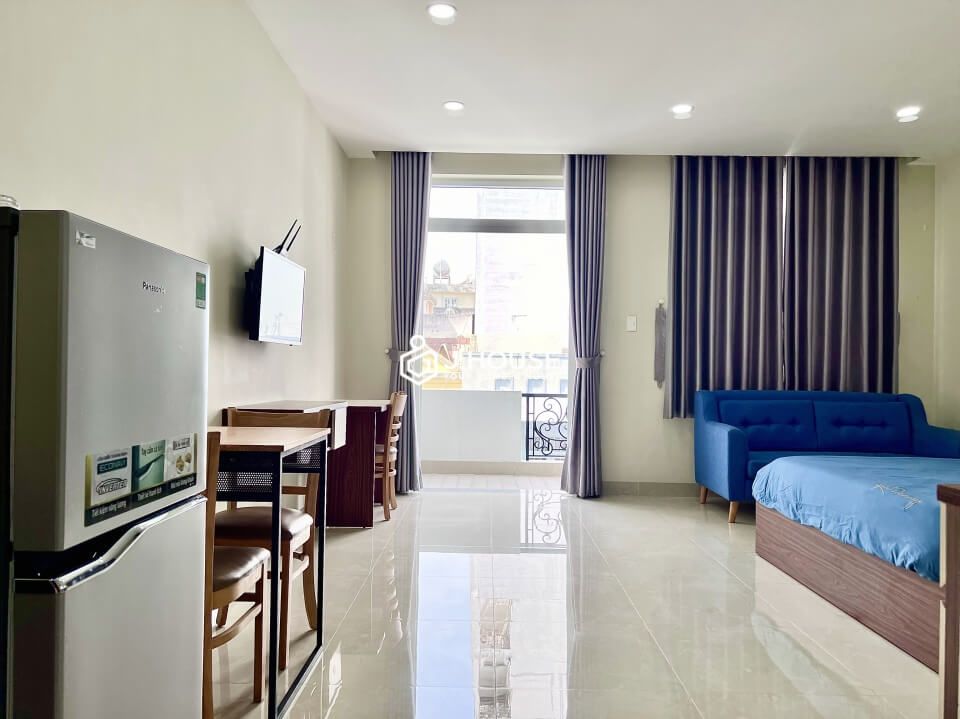 Spacious apartment with long balcony near the airport in Tan Binh District, HCMC-10
