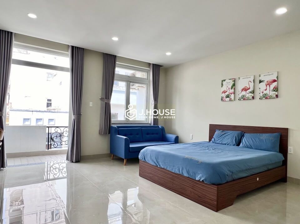 Spacious apartment with long balcony near the airport in Tan Binh District, HCMC-3