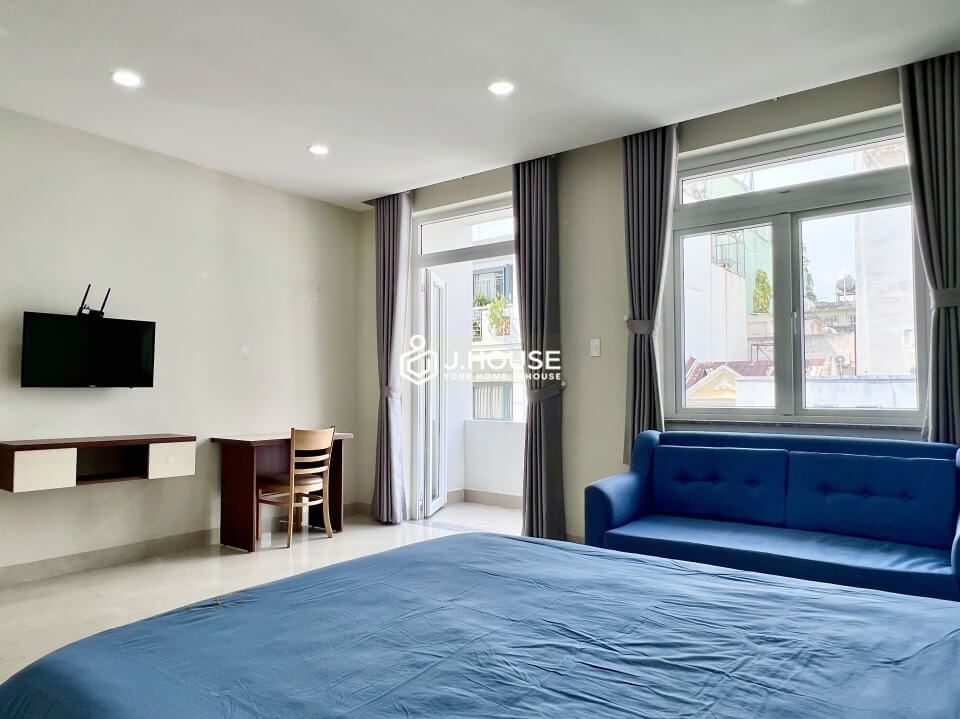 Spacious apartment with long balcony near the airport in Tan Binh District, HCMC-4