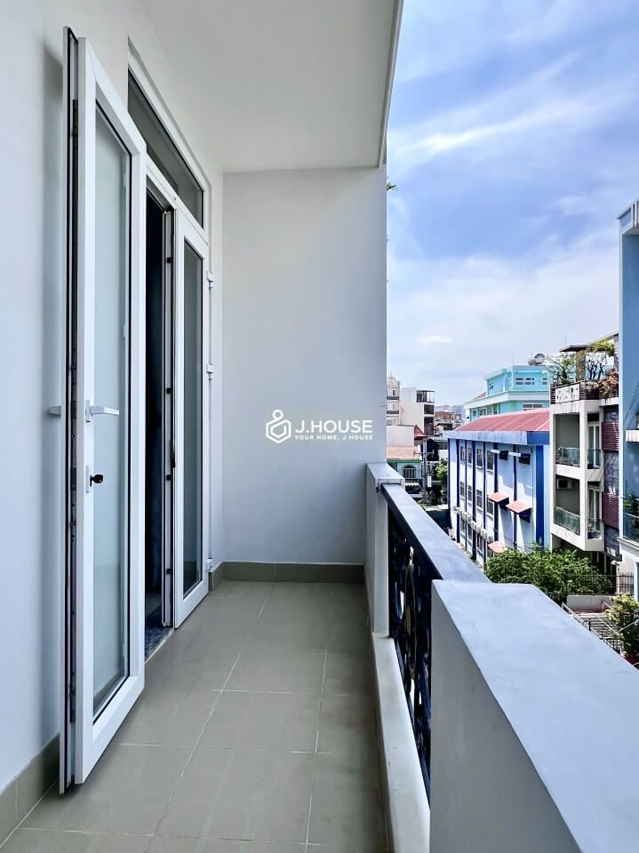 Spacious apartment with long balcony near the airport in Tan Binh District, HCMC-5