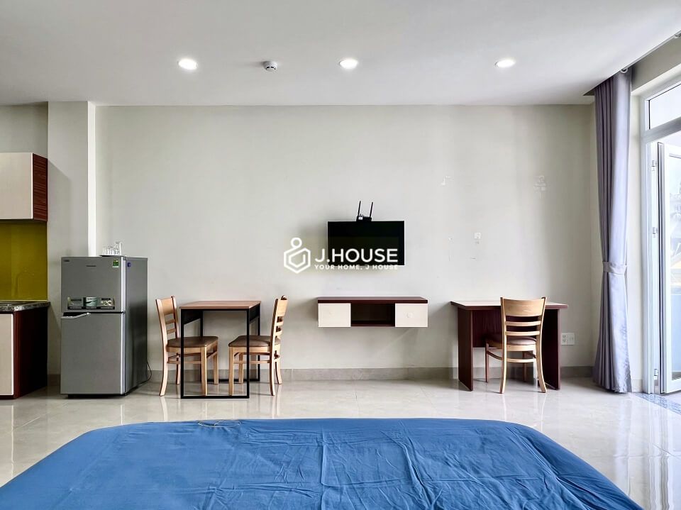 Spacious apartment with long balcony near the airport in Tan Binh District, HCMC-7