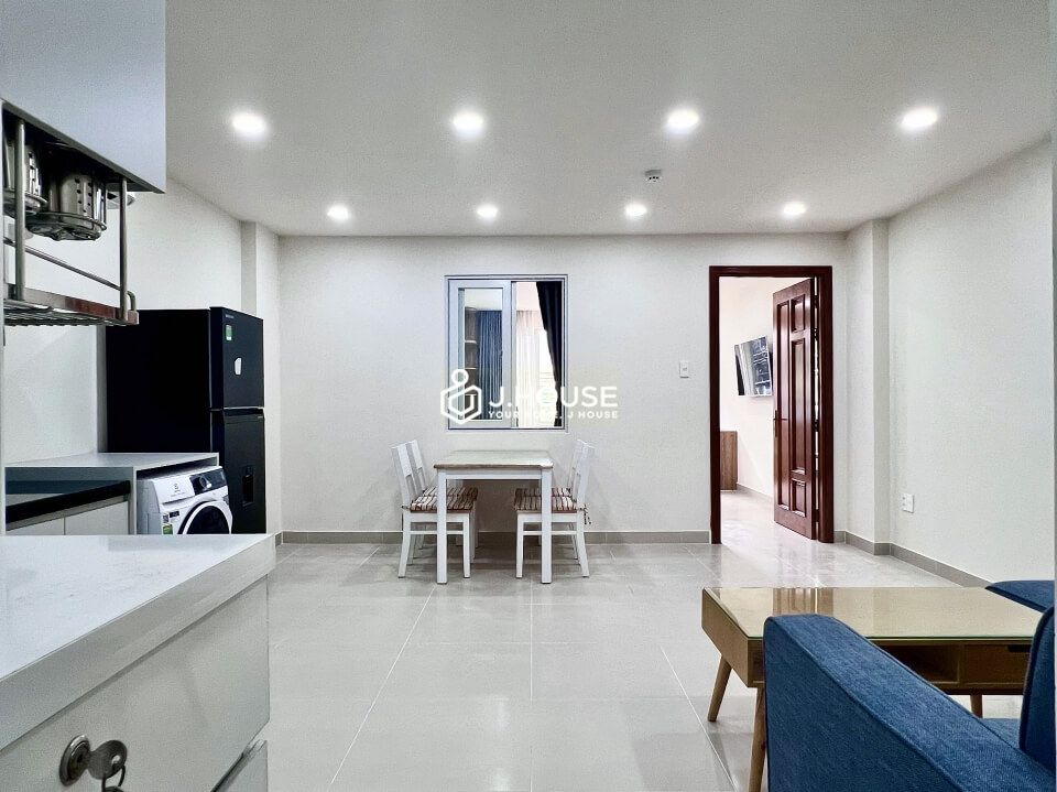 Spacious fully furnished apartment near the airport in Tan Binh District, HCMC-4