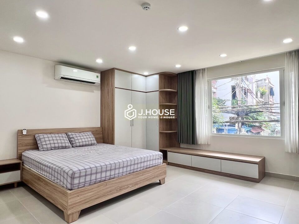 Spacious fully furnished apartment near the airport in Tan Binh District, HCMC-5