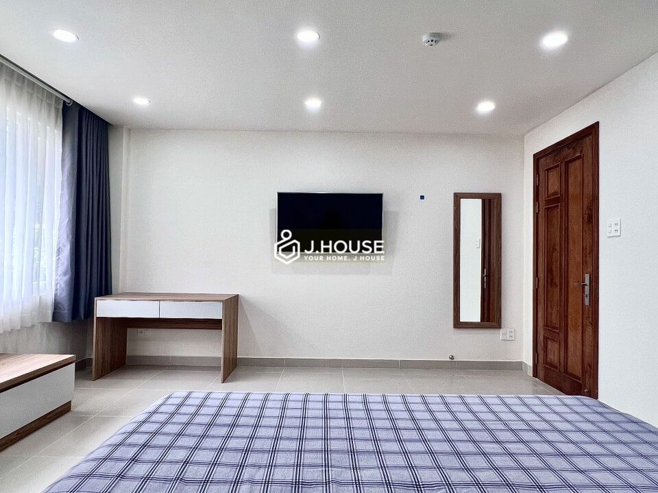 Spacious fully furnished apartment near the airport in Tan Binh District, HCMC-8