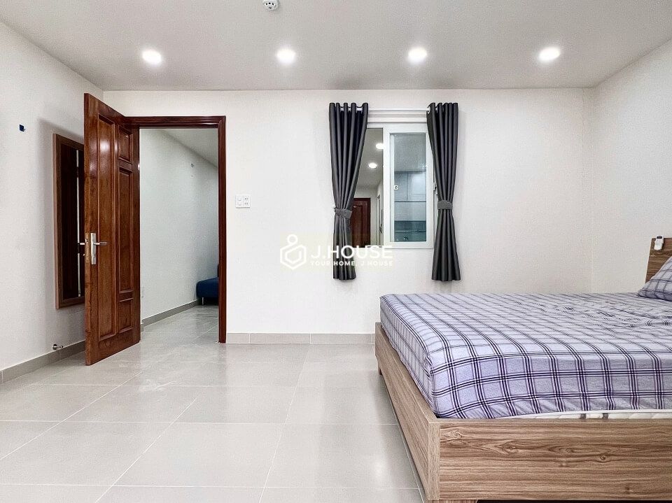 Spacious fully furnished apartment near the airport in Tan Binh District, HCMC-9