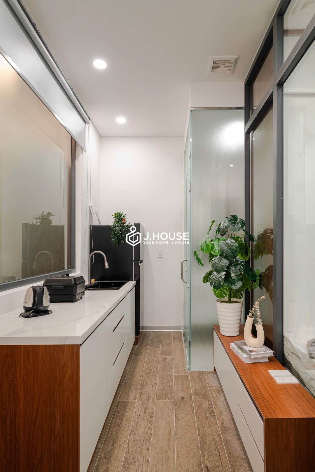 Studio apartment for rent in District 1 - Fullerton House