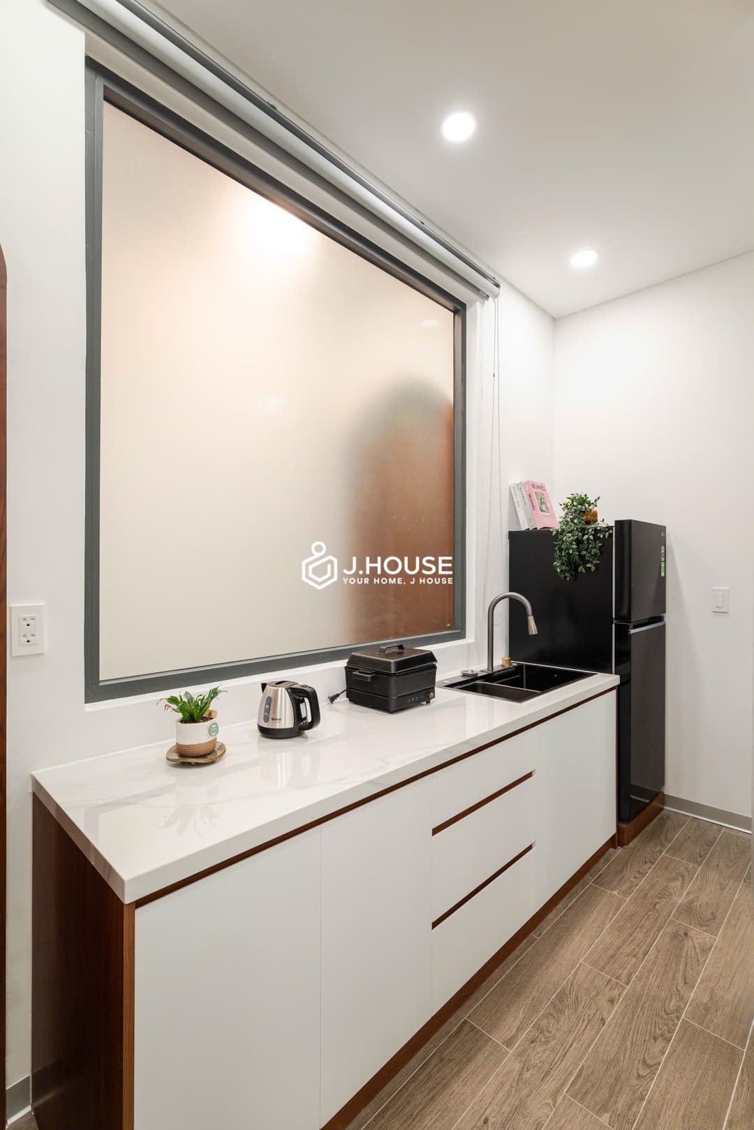 Studio apartment for rent in District 1 - Fullerton House