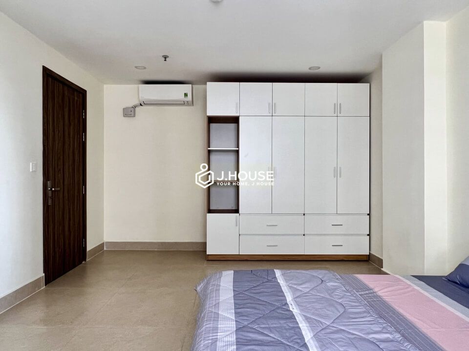 Fully furnished 3-bedroom apartment with swimming pool and gym in Thao Dien, District 2-12