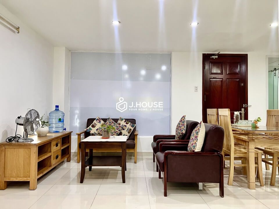 Spacious 1 bedroom apartment next to the park in District 1, HCMC-1