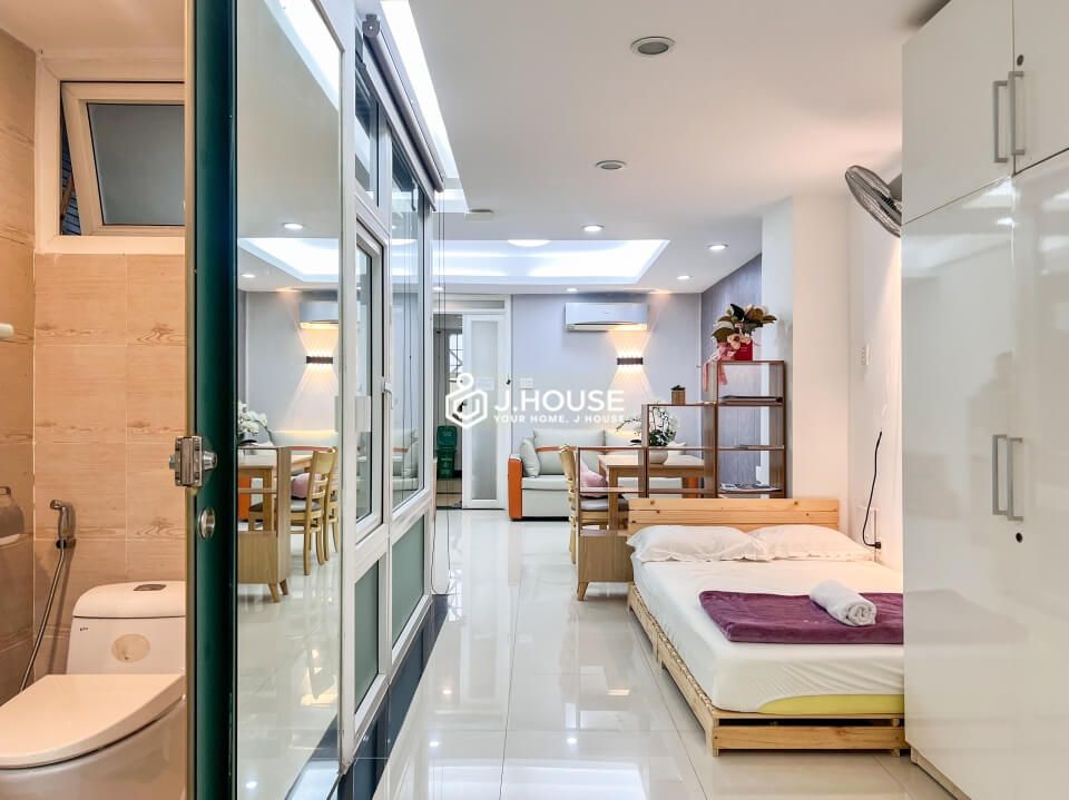 Affordable apartment for rent in District 1, HCMC-6