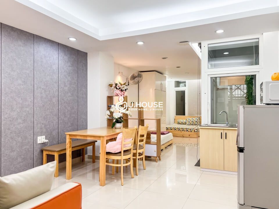 Affordable apartment for rent in District 1, HCMC
