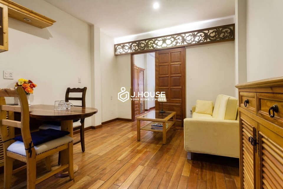 Apartment for rent on Tran Huu Trang street, Phu Nhuan District, HCMC