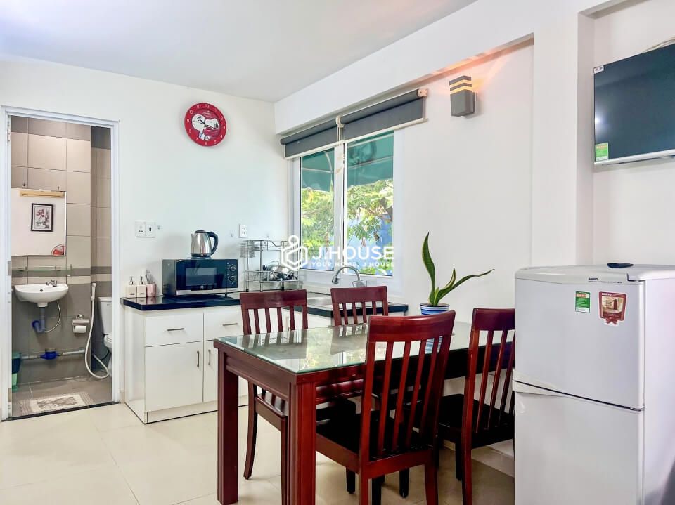 Apartment for rent with lots of natural light near the park in District 1, HCMC-0
