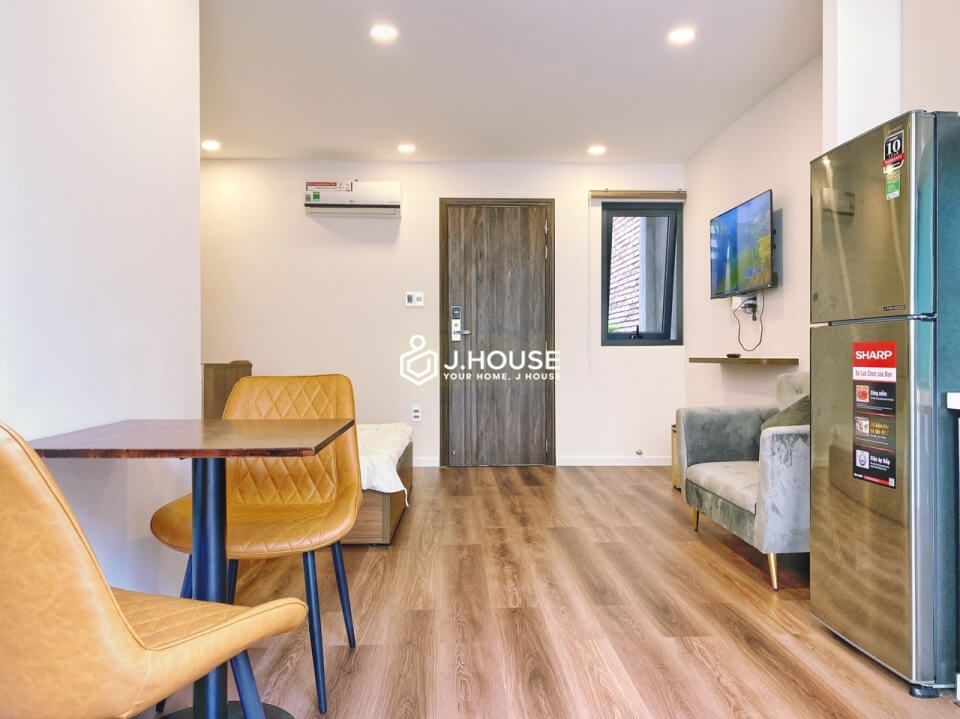 Cozy studio apartment for rent with natural light in District 1, HCMC-5