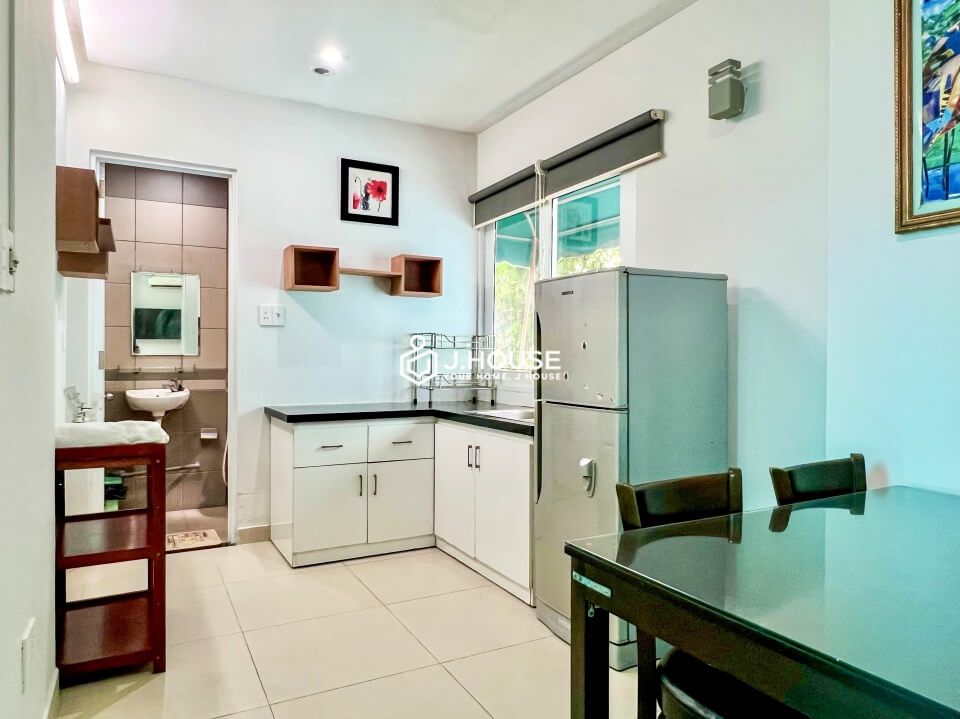 Fully furnished apartment for rent near Tan Dinh market in District 1, HCMC