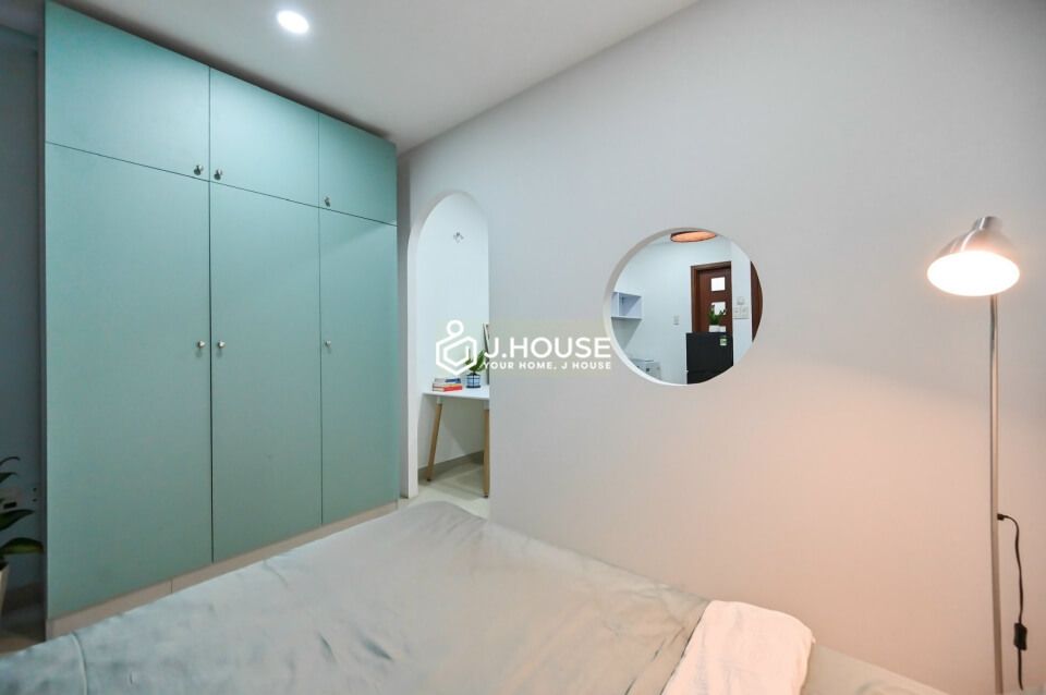 Fully furnished apartment for rent with balcony in District 1, HCMC-7