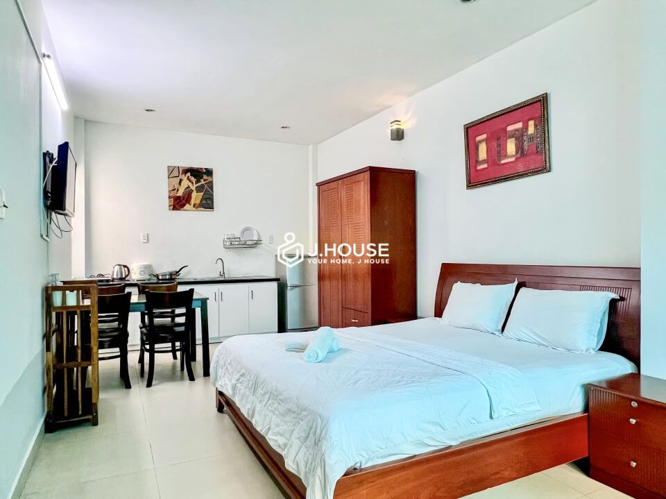 Fully furnished serviced apartment for rent in District 1, HCMC-3