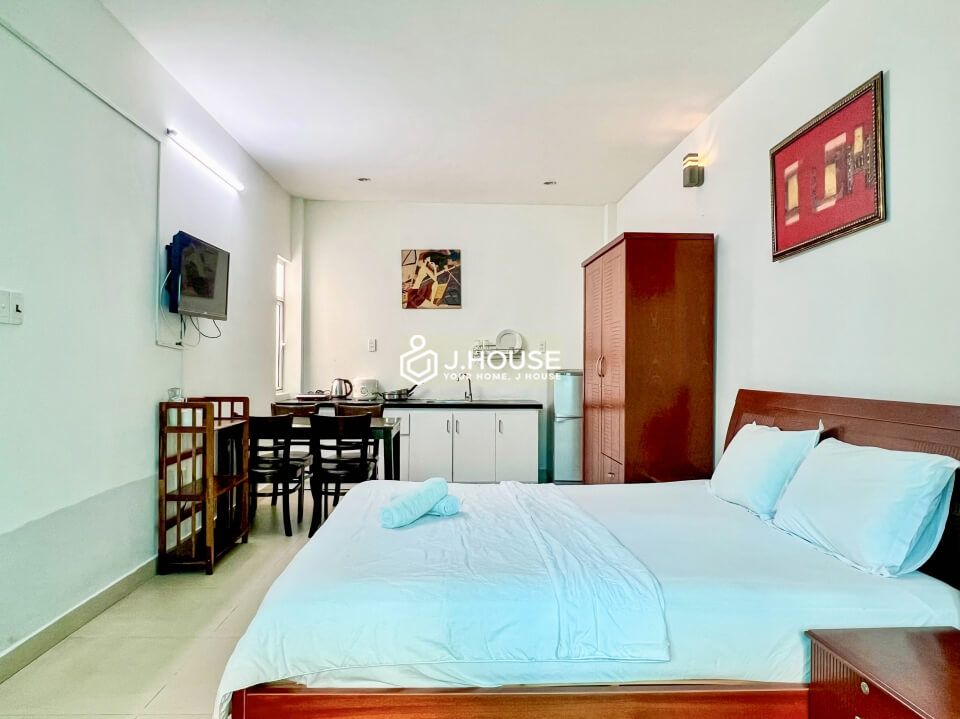 Fully furnished serviced apartment for rent in District 1, HCMC-4