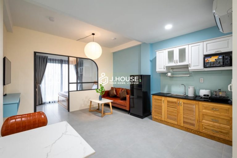 Modern apartment for rent with balcony on Vo Thi Sau Street, District 1, HCMC
