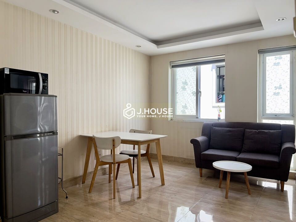 Apartment for rent with own washer near Tan Dinh market in District 3, HCMC
