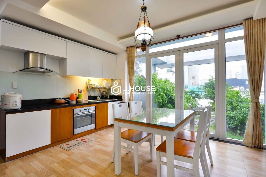 Mini penthouse apartment for rent with big terrace in District 1, HCMC