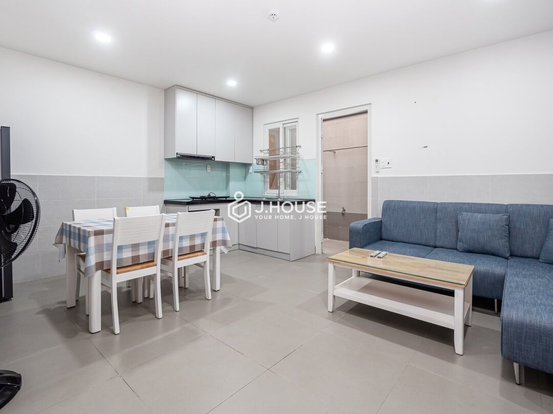 Affordable 1 bedroom apartment for rent near the airport in Tan Binh District, HCMC