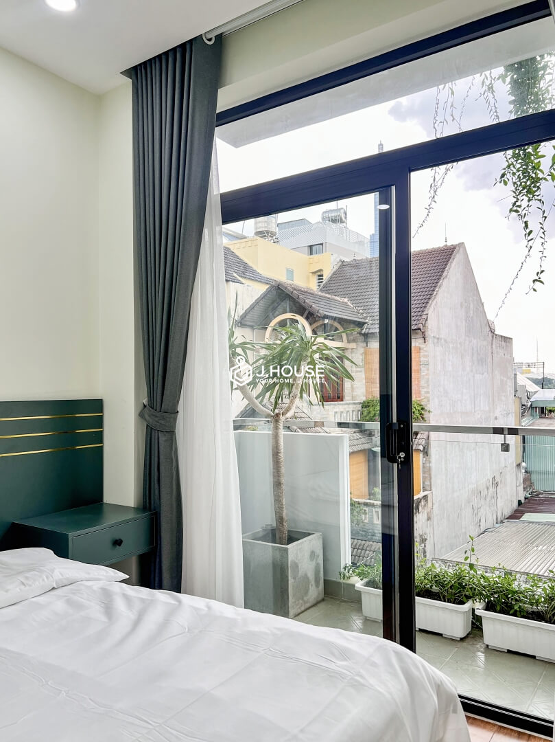 Modern Studio Apartment with Balcony Rent in Thao Dien, District 2, HCMC