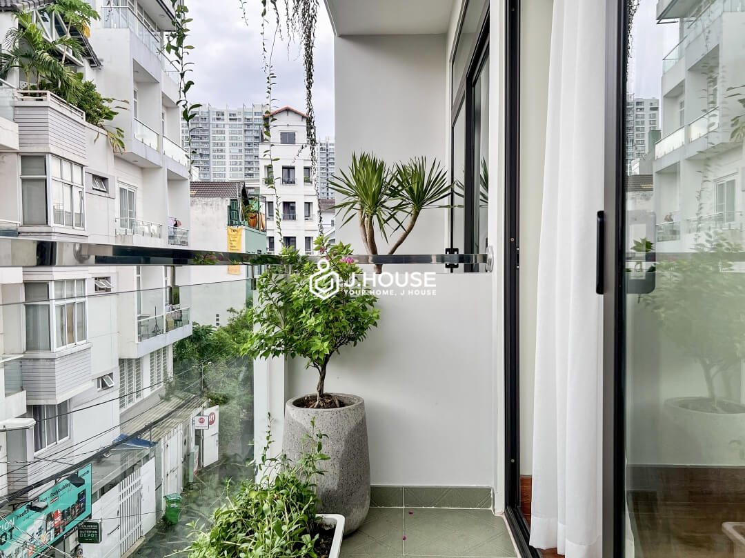 Modern Studio Apartment with Balcony Rent in Thao Dien, District 2, HCMC