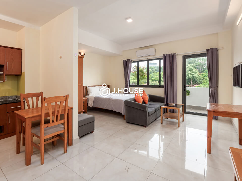 Fully Furnished Studio Apartment with Balcony overlooking Canal in Binh Thanh District