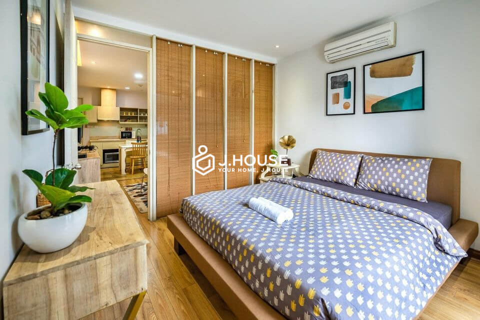 Modern 2-Bedroom Apartment with Balcony in Phu Nhuan District, HCMC