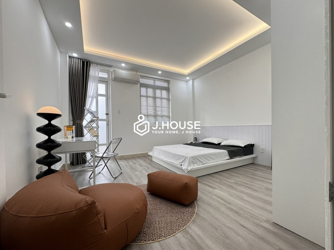 Spacious and Tranquil Minimalist Apartment in District 1 with Balcony