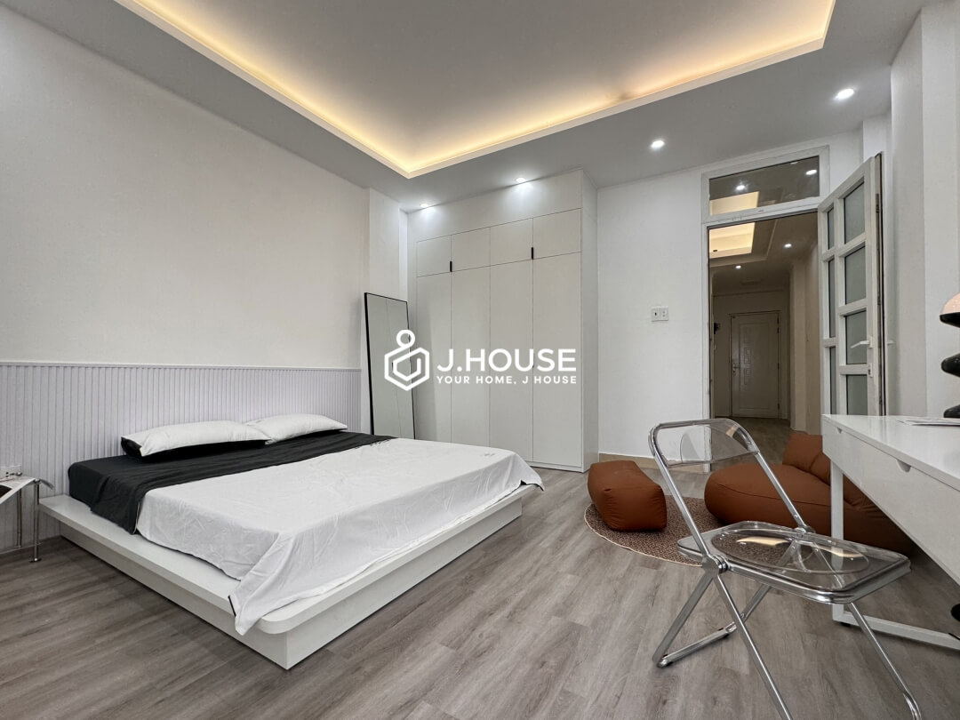 Spacious and Tranquil Minimalist Apartment in District 1 with Balcony