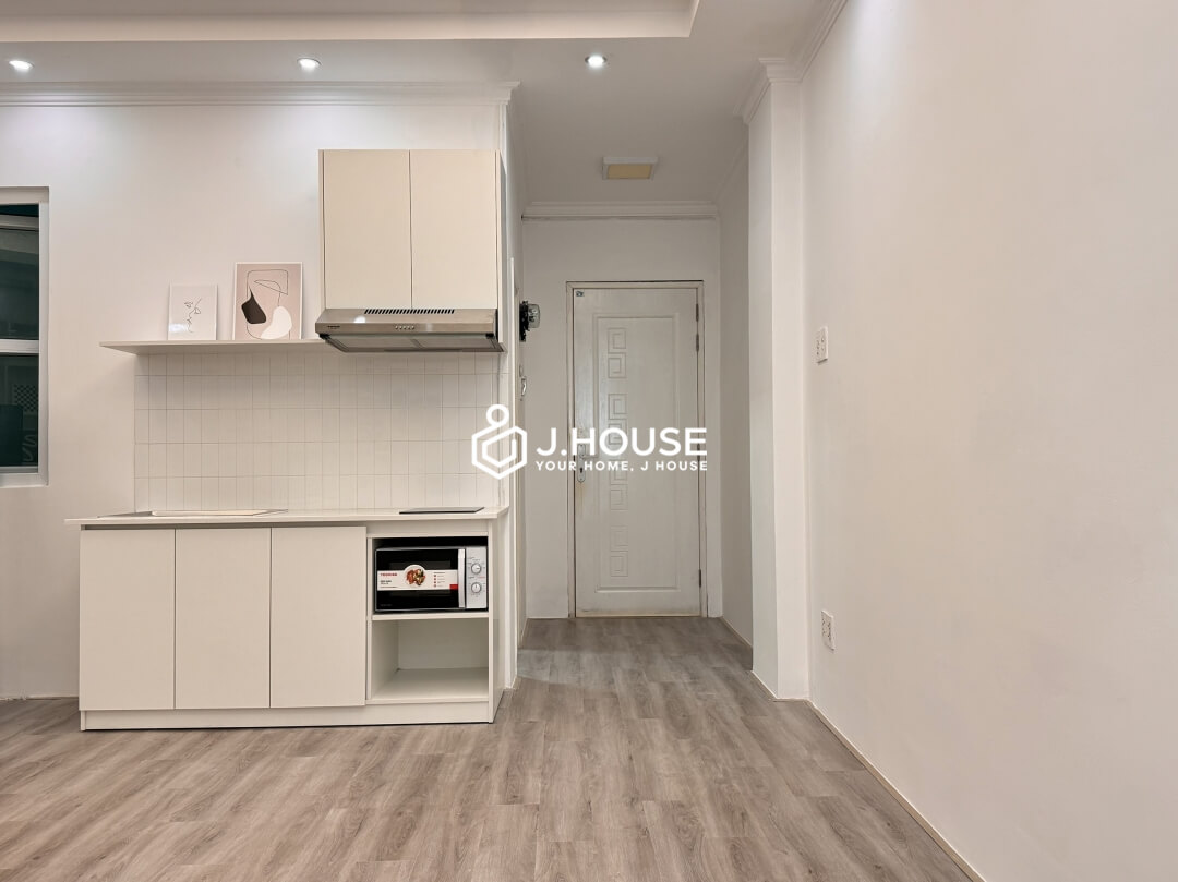 Spacious and Tranquil Minimalist Apartment in District 1 with Balcony