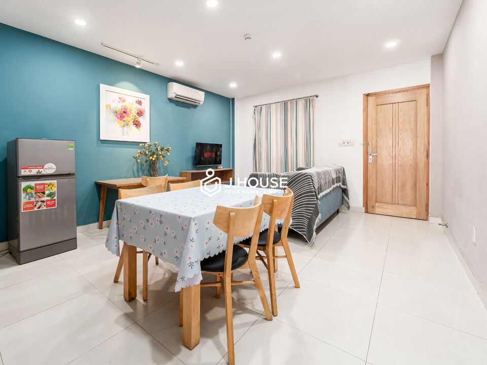 1BR apartment for rent with balcony near airport, Tan Binh District, HCM