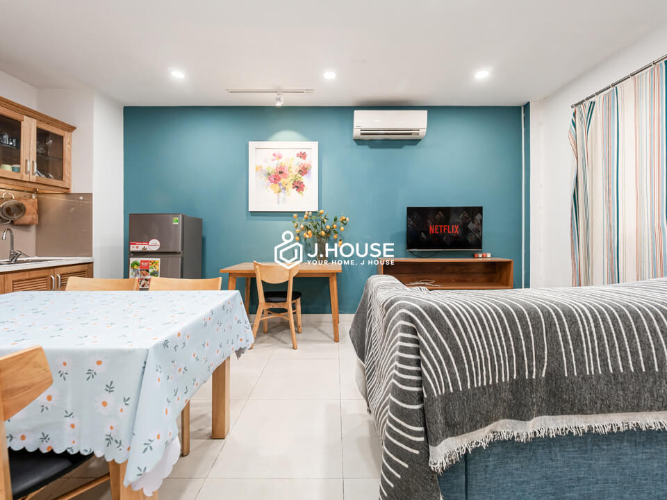 1BR apartment for rent with balcony near airport, Tan Binh District, HCM